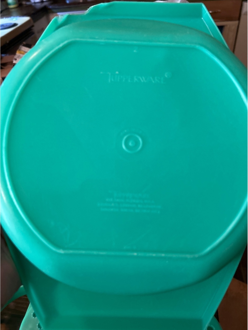Tupperware graters - Picture 3 of 4